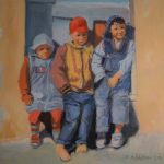 Ein Gemälde von drei Kindern, die vor einer Tür sitzen, Freilichtmalerei, Impressionismus, figurative Malerei